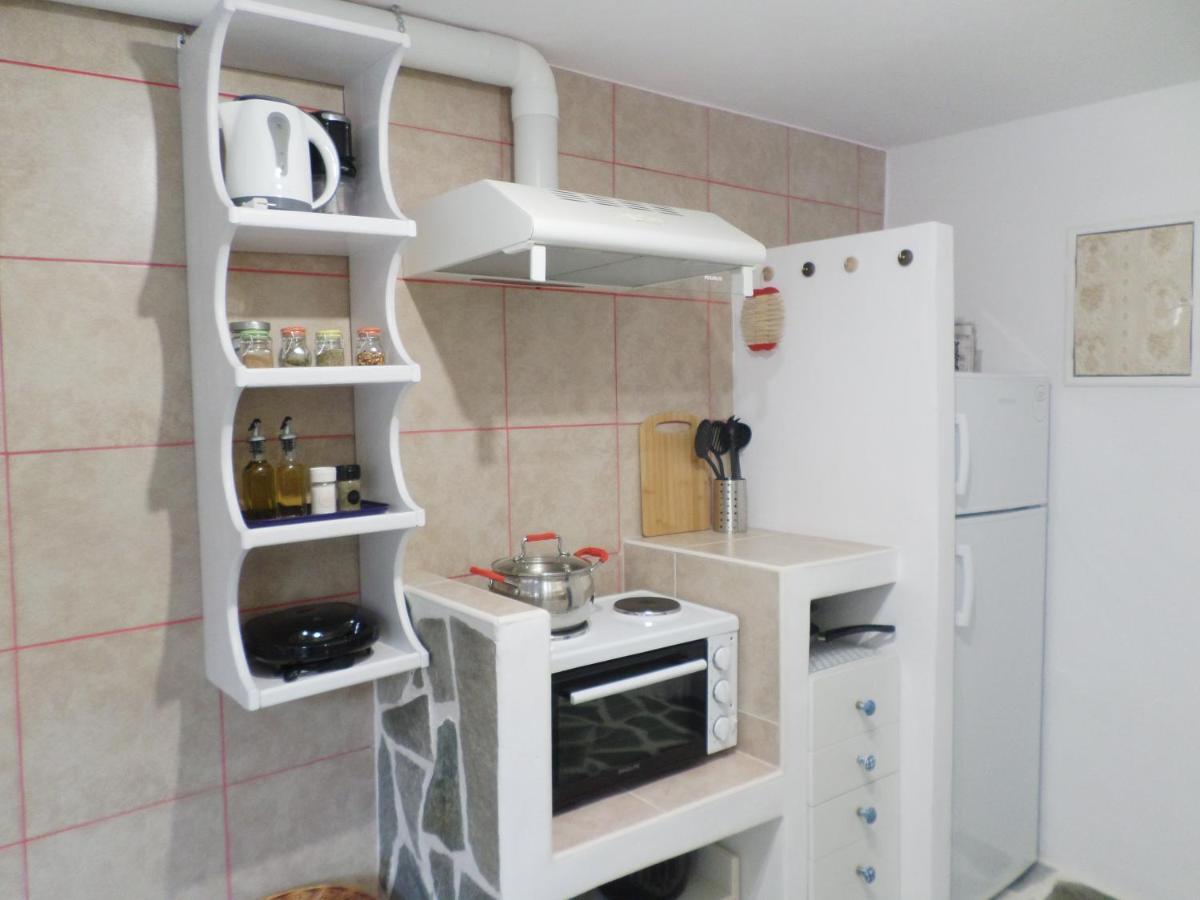 In The Heart Of Hydra Villa Bagian luar foto